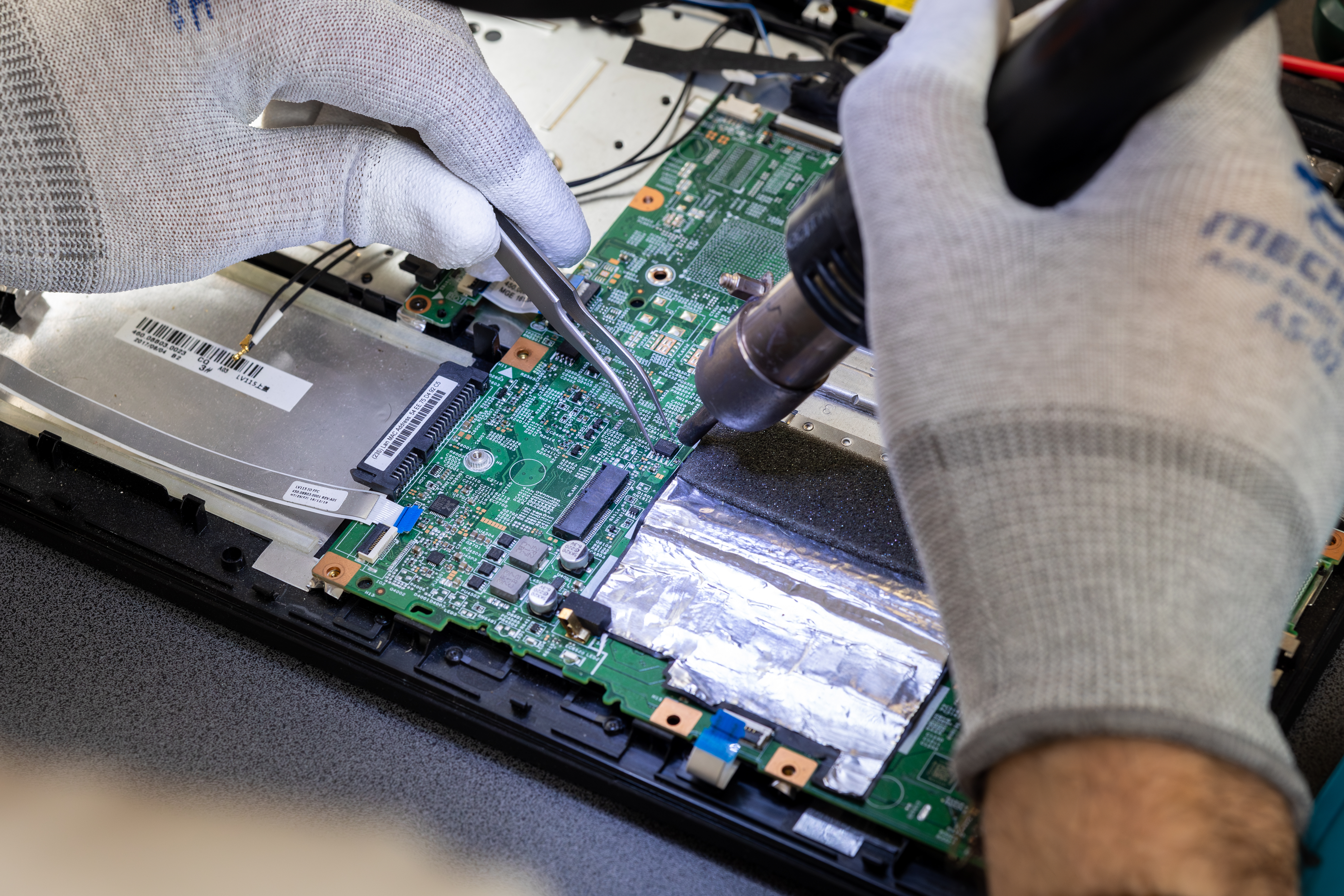 Service laptopuri si PC-uri